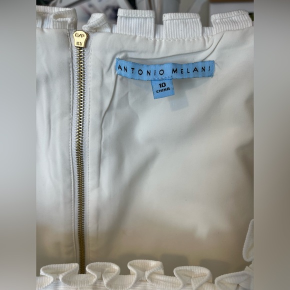 Like new cream Antonio Melani blouse - Picture 2 of 8